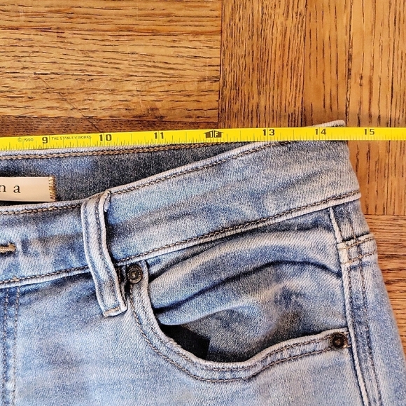 Eunina Rocky Super High Rise Boyfriend Distressed Jeans SIZE 7/28 - Picture 3 of 10